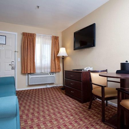 Red Lion Inn & Suites Cathedral City Palm Springs Bagian luar foto