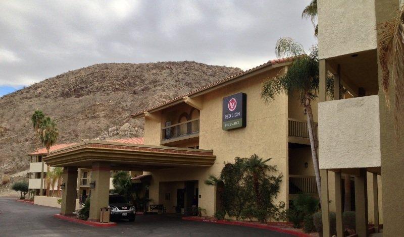 Red Lion Inn & Suites Cathedral City Palm Springs Bagian luar foto