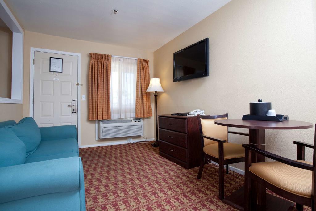 Red Lion Inn & Suites Cathedral City Palm Springs Bagian luar foto