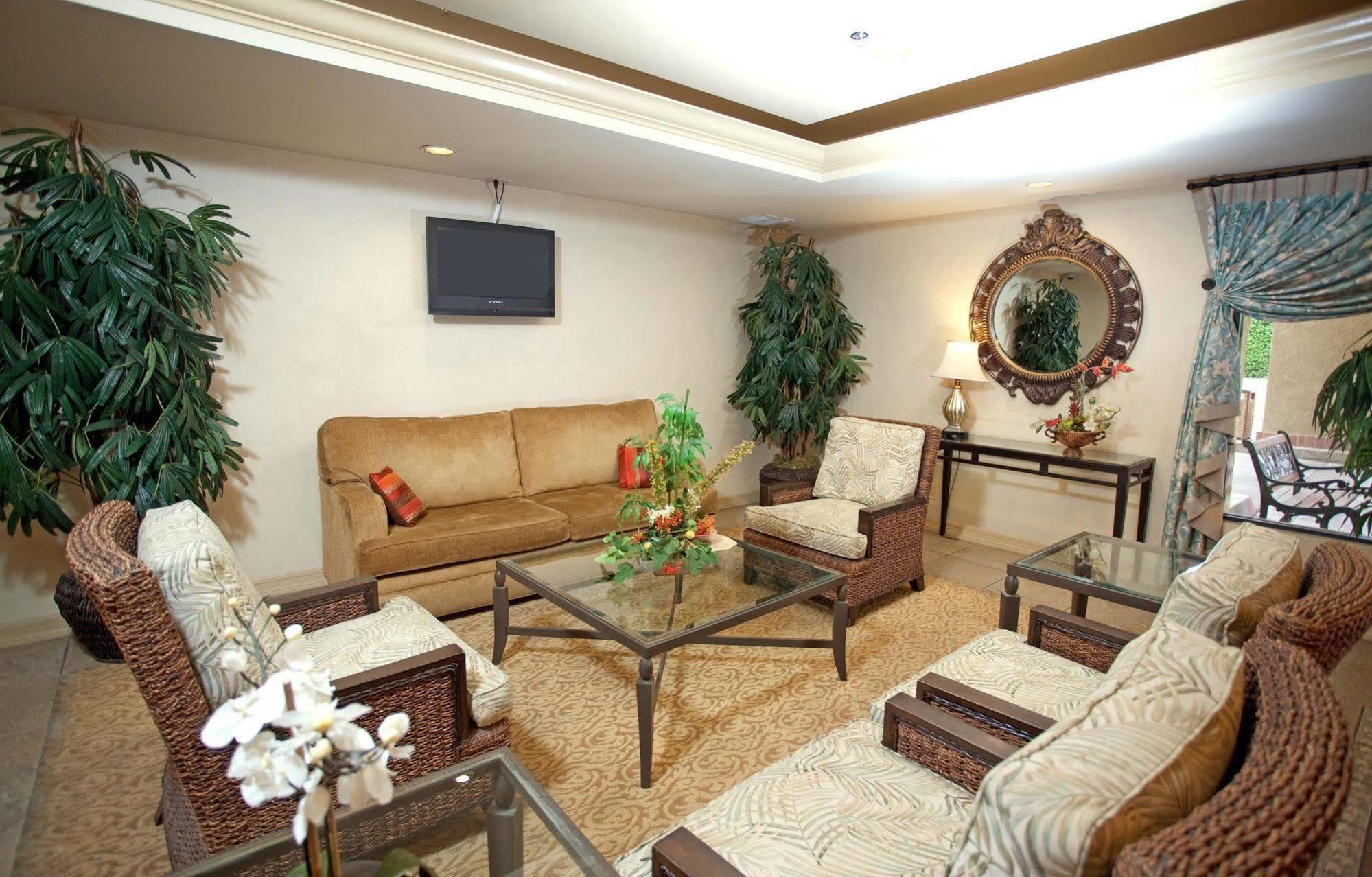 Red Lion Inn & Suites Cathedral City Palm Springs Bagian luar foto