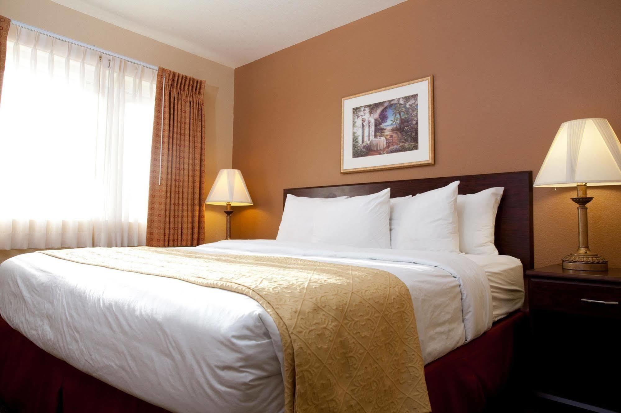 Red Lion Inn & Suites Cathedral City Palm Springs Bagian luar foto