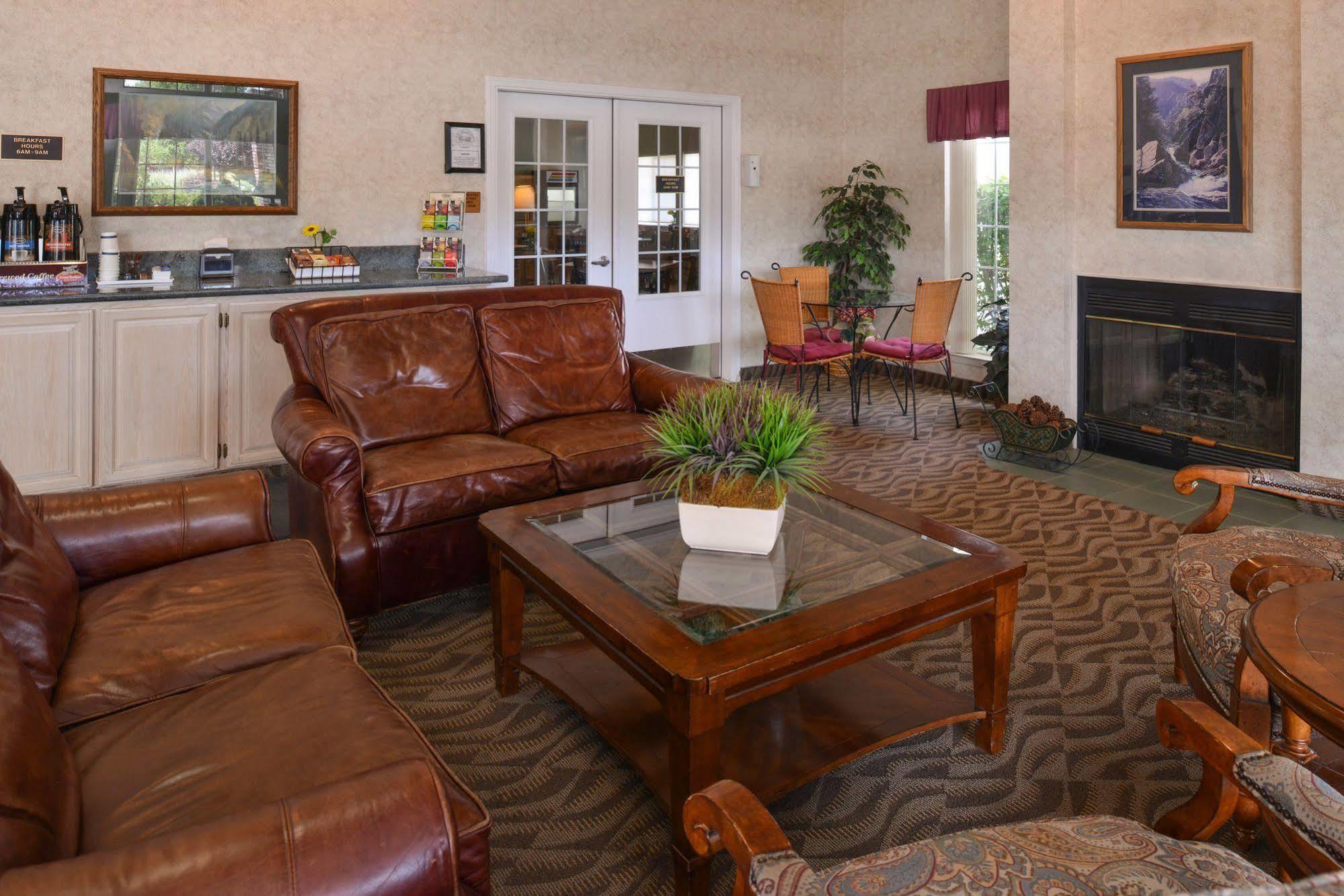 Red Lion Inn & Suites Cathedral City Palm Springs Bagian luar foto