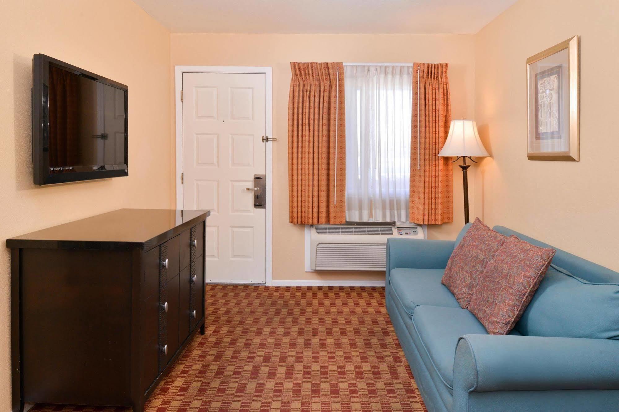 Red Lion Inn & Suites Cathedral City Palm Springs Bagian luar foto
