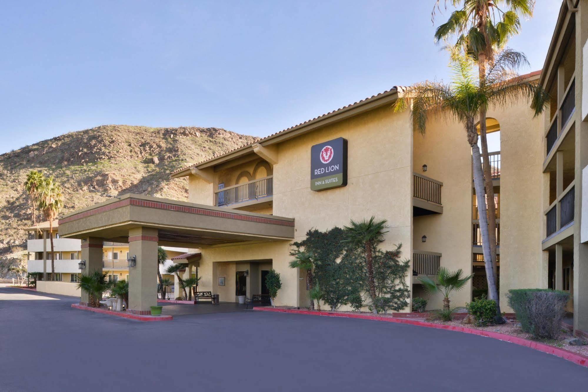 Red Lion Inn & Suites Cathedral City Palm Springs Bagian luar foto