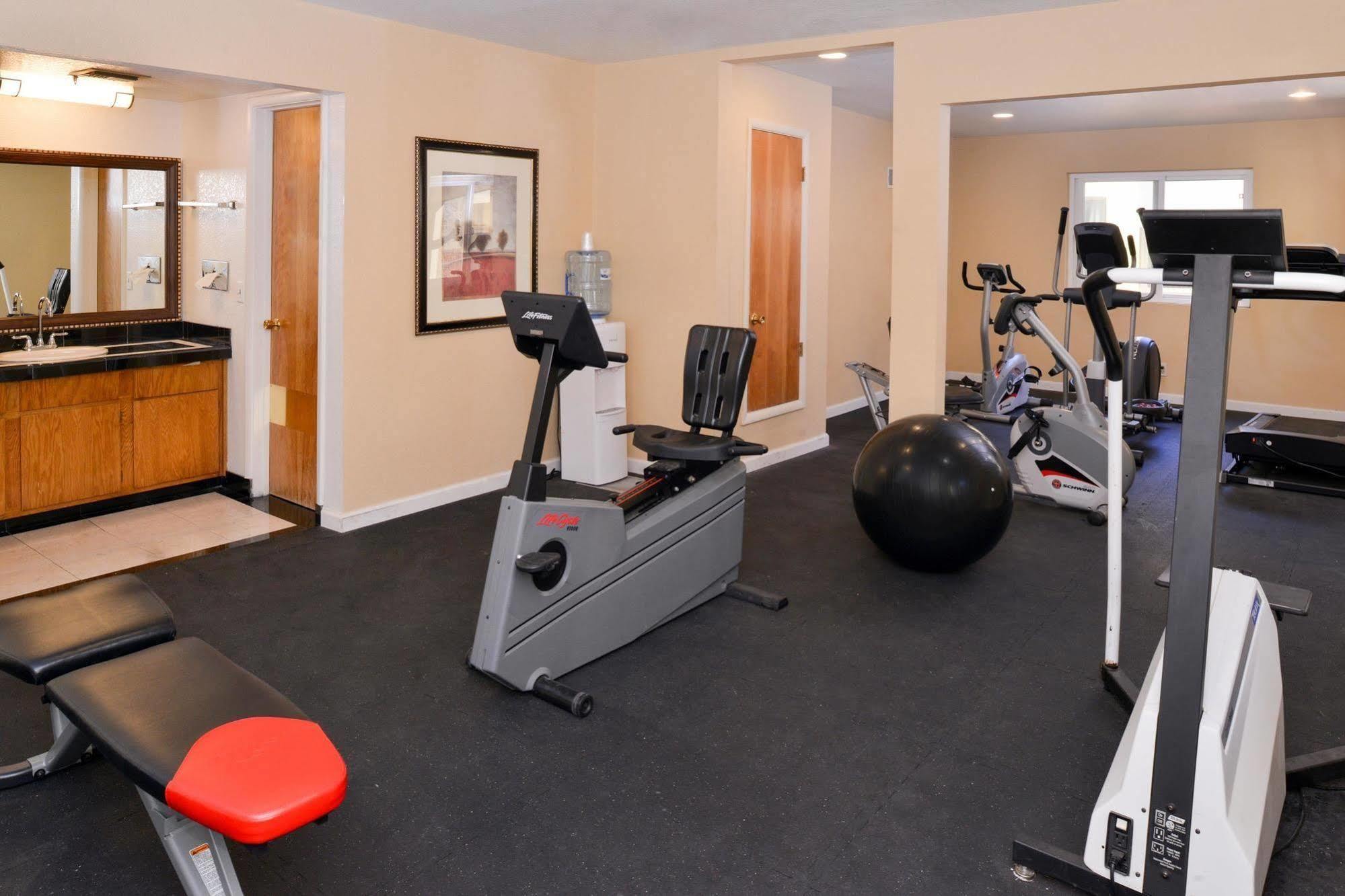Red Lion Inn & Suites Cathedral City Palm Springs Bagian luar foto